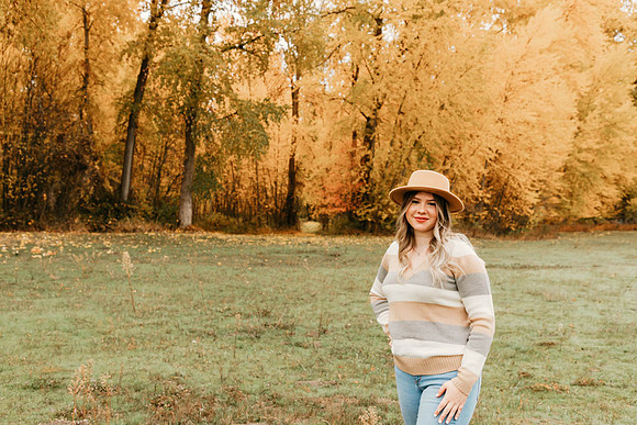 Natalee H - Class of 2022 - IMG_0346 - October 24, 2021 - Radiant Photography by Selina - Selina Gilchrist