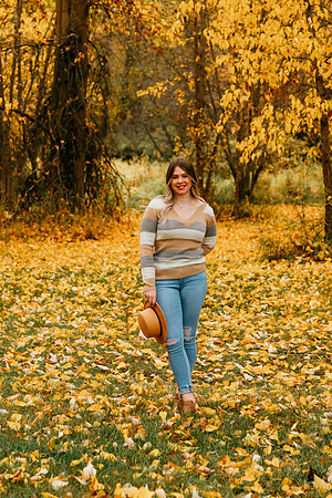 Natalee H - Class of 2022 - IMG_0370 - October 24, 2021 - Radiant Photography by Selina - Selina Gilchrist