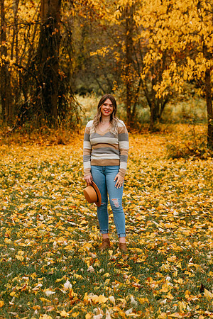 Natalee H - Class of 2022 - IMG_0373 - October 24, 2021 - Radiant Photography by Selina - Selina Gilchrist