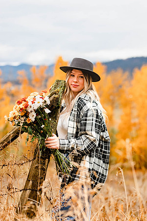 Natalee H - Class of 2022 - IMG_1114 - October 24, 2021 - Radiant Photography by Selina - Selina Gilchrist