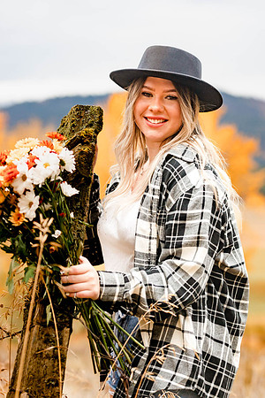 Natalee H - Class of 2022 - IMG_1118 - October 24, 2021 - Radiant Photography by Selina - Selina Gilchrist