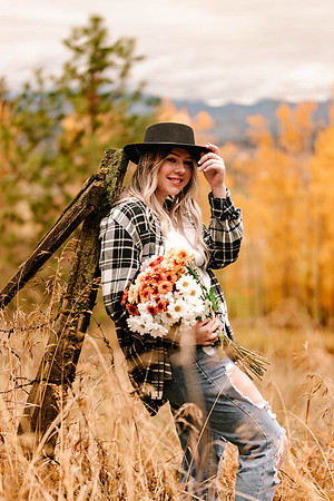 Natalee H - Class of 2022 - IMG_1142 - October 24, 2021 - Radiant Photography by Selina - Selina Gilchrist