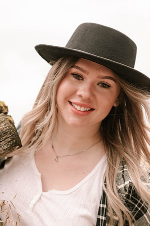 Natalee H - Class of 2022 - IMG_1146 - October 24, 2021 - Radiant Photography by Selina - Selina Gilchrist