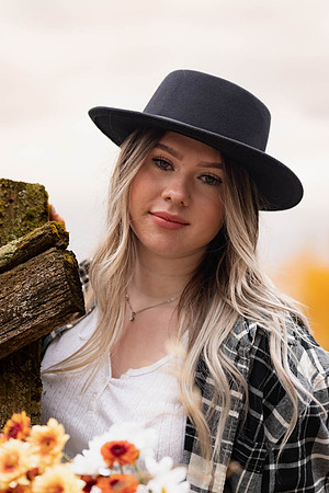 Natalee H - Class of 2022 - IMG_1151 - October 24, 2021 - Radiant Photography by Selina - Selina Gilchrist
