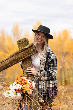 Natalee H - Class of 2022 - IMG_1157 - October 24, 2021 - Radiant Photography by Selina - Selina Gilchrist
