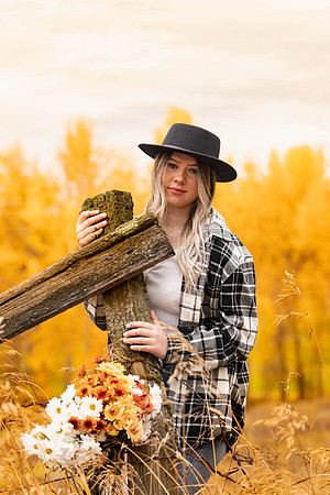 Natalee H - Class of 2022 - IMG_1160 - October 24, 2021 - Radiant Photography by Selina - Selina Gilchrist