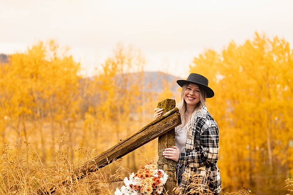Natalee H - Class of 2022 - IMG_1161 - October 24, 2021 - Radiant Photography by Selina - Selina Gilchrist