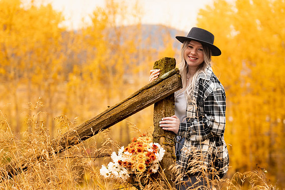 Natalee H - Class of 2022 - IMG_1164 - October 24, 2021 - Radiant Photography by Selina - Selina Gilchrist