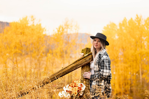 Natalee H - Class of 2022 - IMG_1168 - October 24, 2021 - Radiant Photography by Selina - Selina Gilchrist