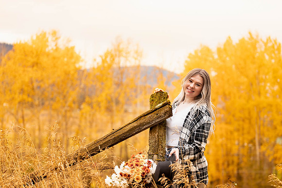 Natalee H - Class of 2022 - IMG_1172 - October 24, 2021 - Radiant Photography by Selina - Selina Gilchrist