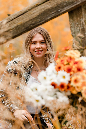 Natalee H - Class of 2022 - IMG_1186 - October 24, 2021 - Radiant Photography by Selina - Selina Gilchrist