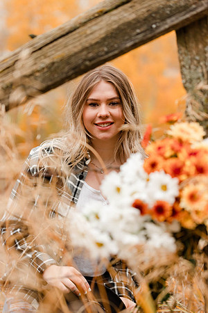 Natalee H - Class of 2022 - IMG_1187 - October 24, 2021 - Radiant Photography by Selina - Selina Gilchrist