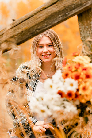 Natalee H - Class of 2022 - IMG_1194 - October 24, 2021 - Radiant Photography by Selina - Selina Gilchrist
