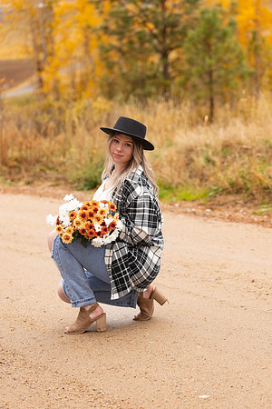 Natalee H - Class of 2022 - IMG_1262 - October 24, 2021 - Radiant Photography by Selina - Selina Gilchrist