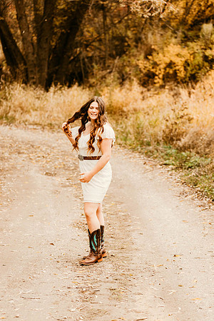 Kaylee G - Class of 2022 - IMG_1348 - October 24, 2021 - Radiant Photography by Selina - Selina Gilchrist
