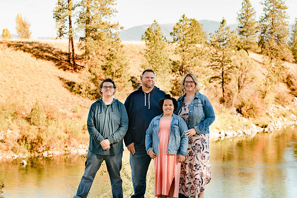 Bree & Arron Family - Mirabeau Point Park - IMG_2671 - October 03, 2021 - Radiant Photography by Selina - Selina Gilchrist