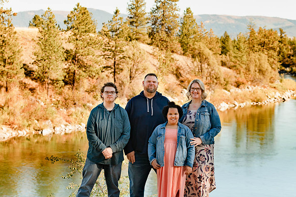 Bree & Arron Family - Mirabeau Point Park - IMG_2667 - October 03, 2021 - Radiant Photography by Selina - Selina Gilchrist