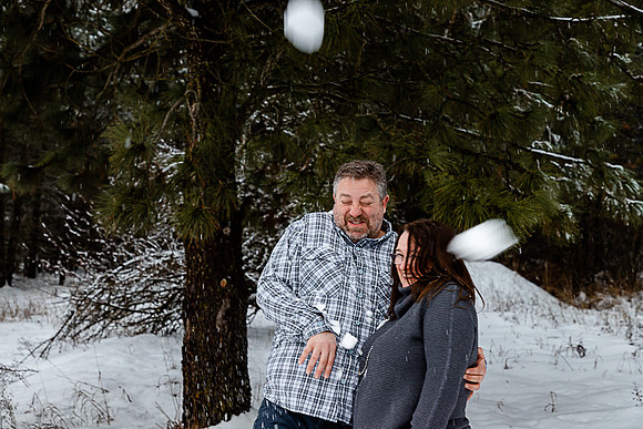 Lori & Paul Larsen - Christmas Eve 2021 - IMG_0683 - December 24, 2021 - ©Selina Gilchrist509-270-9015-www.RadiantPhotographyBySelina.com