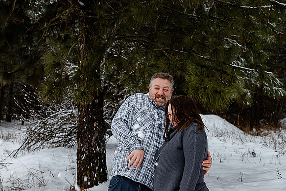 Lori & Paul Larsen - Christmas Eve 2021 - IMG_0682 - December 24, 2021 - ©Selina Gilchrist509-270-9015-www.RadiantPhotographyBySelina.com