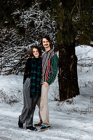 Lori & Paul Larsen - Christmas Eve 2021 - IMG_0731 - December 24, 2021 - ©Selina Gilchrist509-270-9015-www.RadiantPhotographyBySelina.com