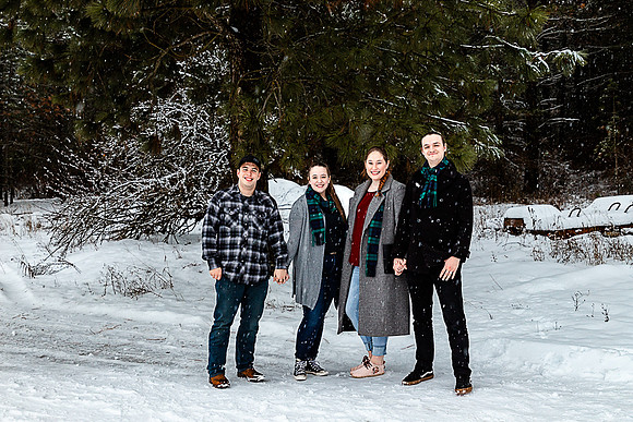 Lori & Paul Larsen - Christmas Eve 2021 - IMG_0798 - December 24, 2021 - ©Selina Gilchrist509-270-9015-www.RadiantPhotographyBySelina.com