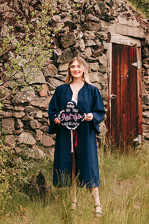 Maddy B Spring - Class of 2022 - IMG_3772 - May 26, 2022 - ©Radiant Photography by Selina - Selina Gilchrist