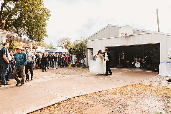 Brittany & Daren Wedding - reception -IMG_5133 - June 04, 2022 - ©Radiant Photography by Selina - Selina Gilchrist