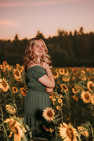 Natalie D - Class of 2023 - Cheney High School - IMG_6585 - September 05, 2022 - ©Radiant Photography by Selina - Selina Gilchrist
