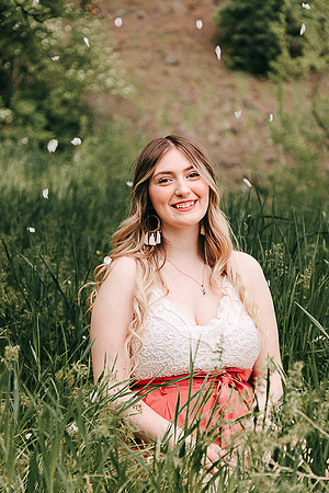 Maddy B Spring - Class of 2022 - IMG_3713 - May 26, 2022 - ©Radiant Photography by Selina - Selina Gilchrist