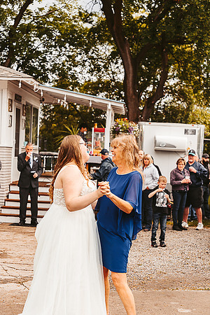 Brittany & Daren Wedding - reception -IMG_5270 - June 04, 2022 - ©Radiant Photography by Selina - Selina Gilchrist