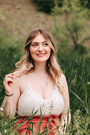 Maddy B Spring - Class of 2022 - IMG_3693 - May 26, 2022 - ©Radiant Photography by Selina - Selina Gilchrist
