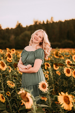 Natalie D - Class of 2023 - Cheney High School - IMG_6524 - September 05, 2022 - ©Radiant Photography by Selina - Selina Gilchrist