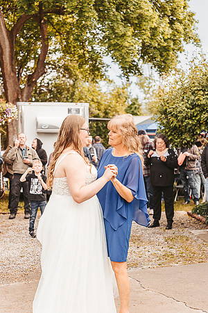 Brittany & Daren Wedding - reception -IMG_5328 - June 04, 2022 - ©Radiant Photography by Selina - Selina Gilchrist