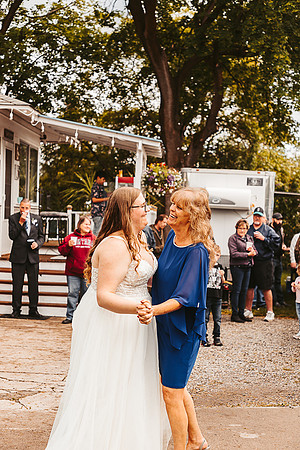 Brittany & Daren Wedding - reception -IMG_5272 - June 04, 2022 - ©Radiant Photography by Selina - Selina Gilchrist