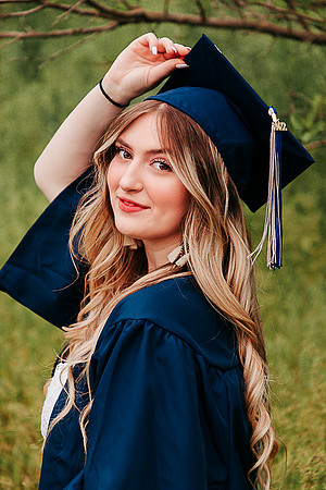 Maddy B Spring - Class of 2022 - IMG_3559 - May 26, 2022 - ©Radiant Photography by Selina - Selina Gilchrist