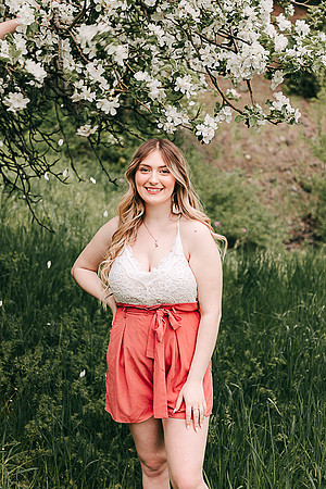 Maddy B Spring - Class of 2022 - IMG_3645 - May 26, 2022 - ©Radiant Photography by Selina - Selina Gilchrist