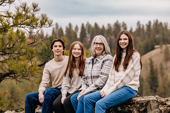 Barb S Family - 12-08-2024 - AW2A7490 - ©Selina Gilchrist