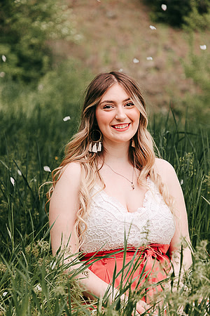 Maddy B Spring - Class of 2022 - IMG_3710 - May 26, 2022 - ©Radiant Photography by Selina - Selina Gilchrist